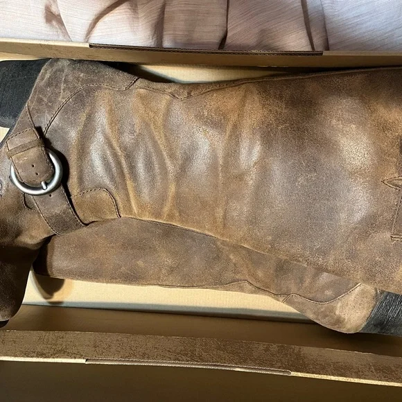 Distressed leather tall boots.by Born - Picture 12 of 15